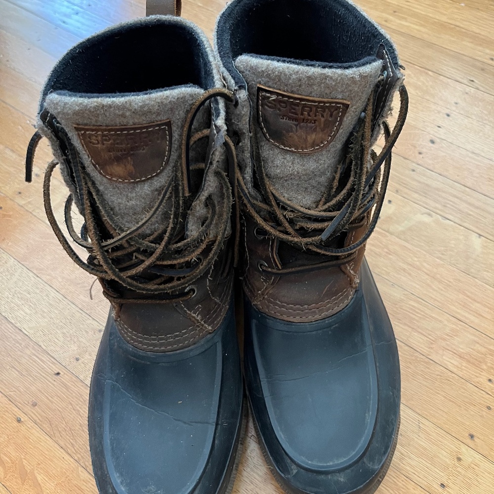 Sperry rubber rain boots